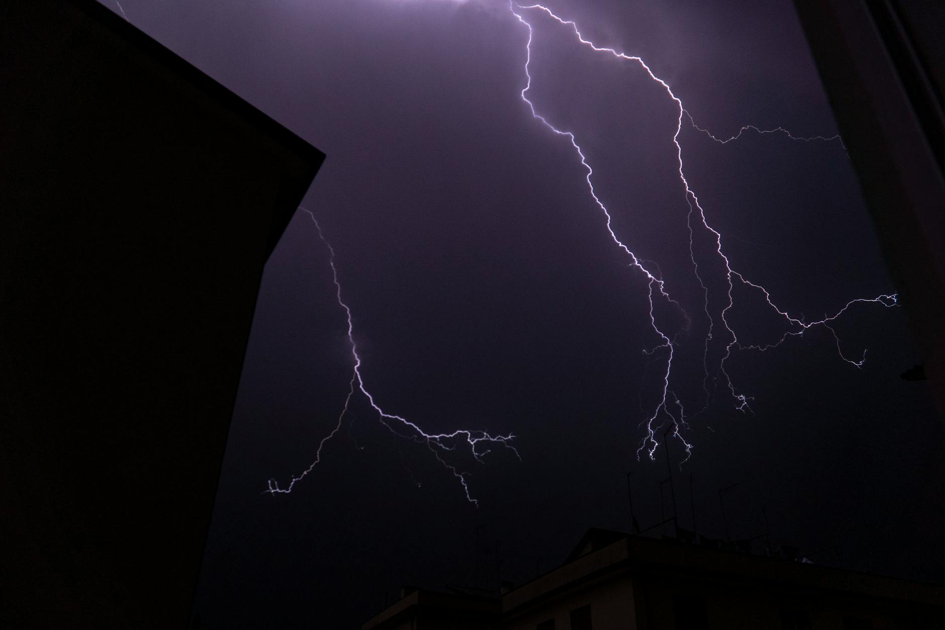 Grosseto, allerta gialla per temporali forti: attenzione a sottopassi e corsi d’acqua
