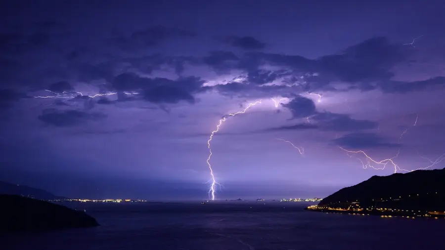 Grosseto, temporali intensi: evacuate due famiglie